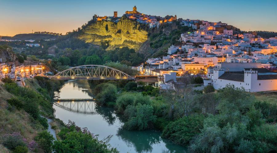 Arcos de la Frontera, the gateway to the White Villages of Cádiz Gravina 51 Hotel Sevilla Arcos de la Frontera, the gateway to the White Villages of Cádiz Gravina 51 Hotel Sevilla