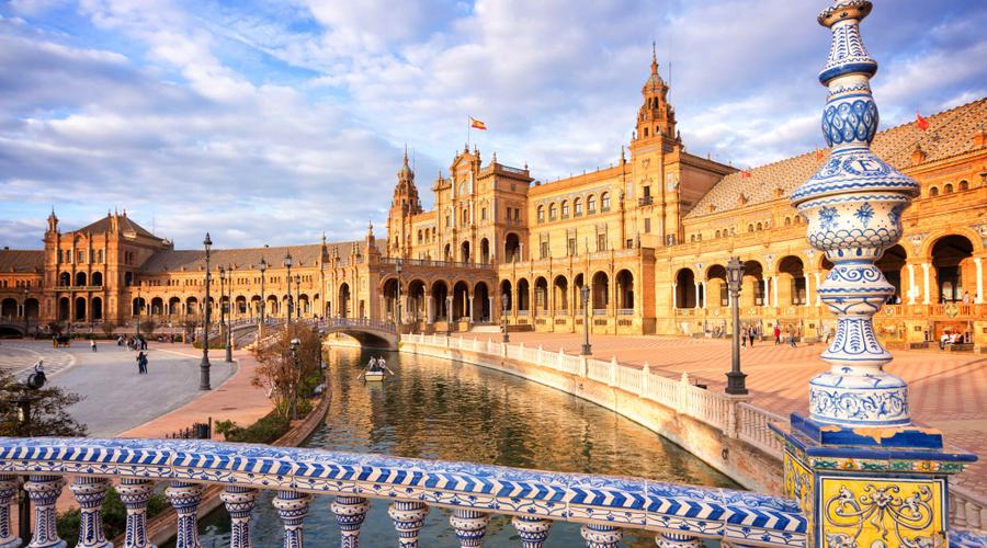 Plaza de España in Seville: history, architecture, and a must-see visit Gravina 51 Hotel Sevilla Plaza de España in Seville: history, architecture, and a must-see visit Gravina 51 Hotel Sevilla
